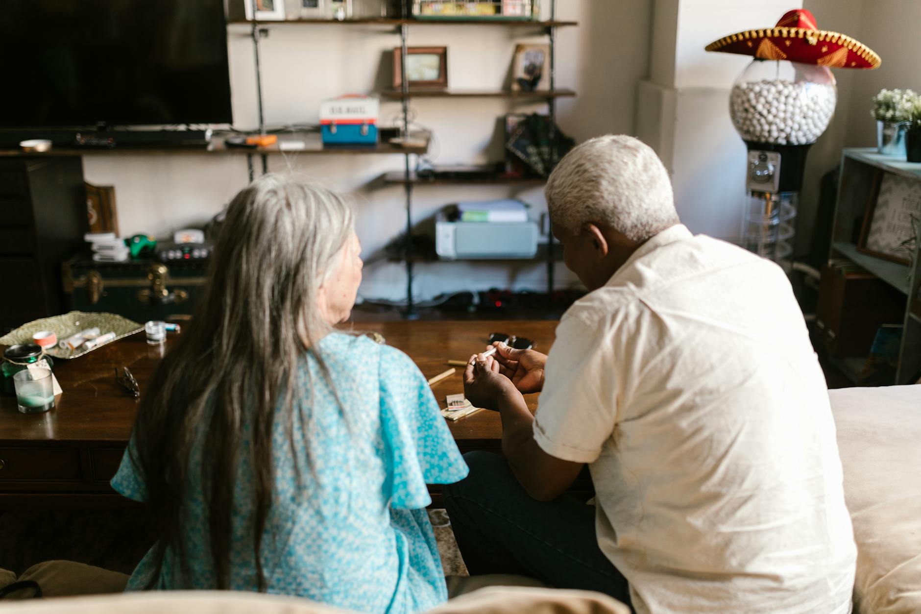 Older adults are growing more interested in cannabis edibles, researchers say — here's why - Reddit