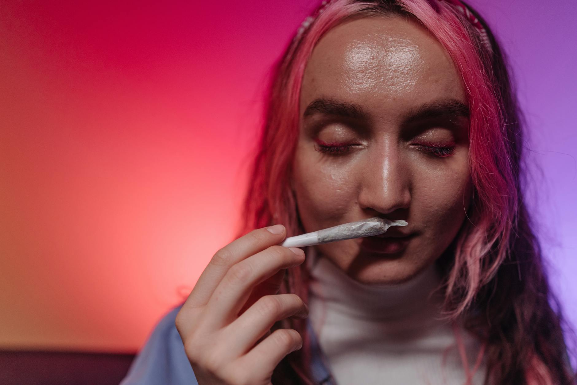 Cannabis Use by Teenagers Doubles Their Risk of Developing Psychotic and Bipolar Disorders