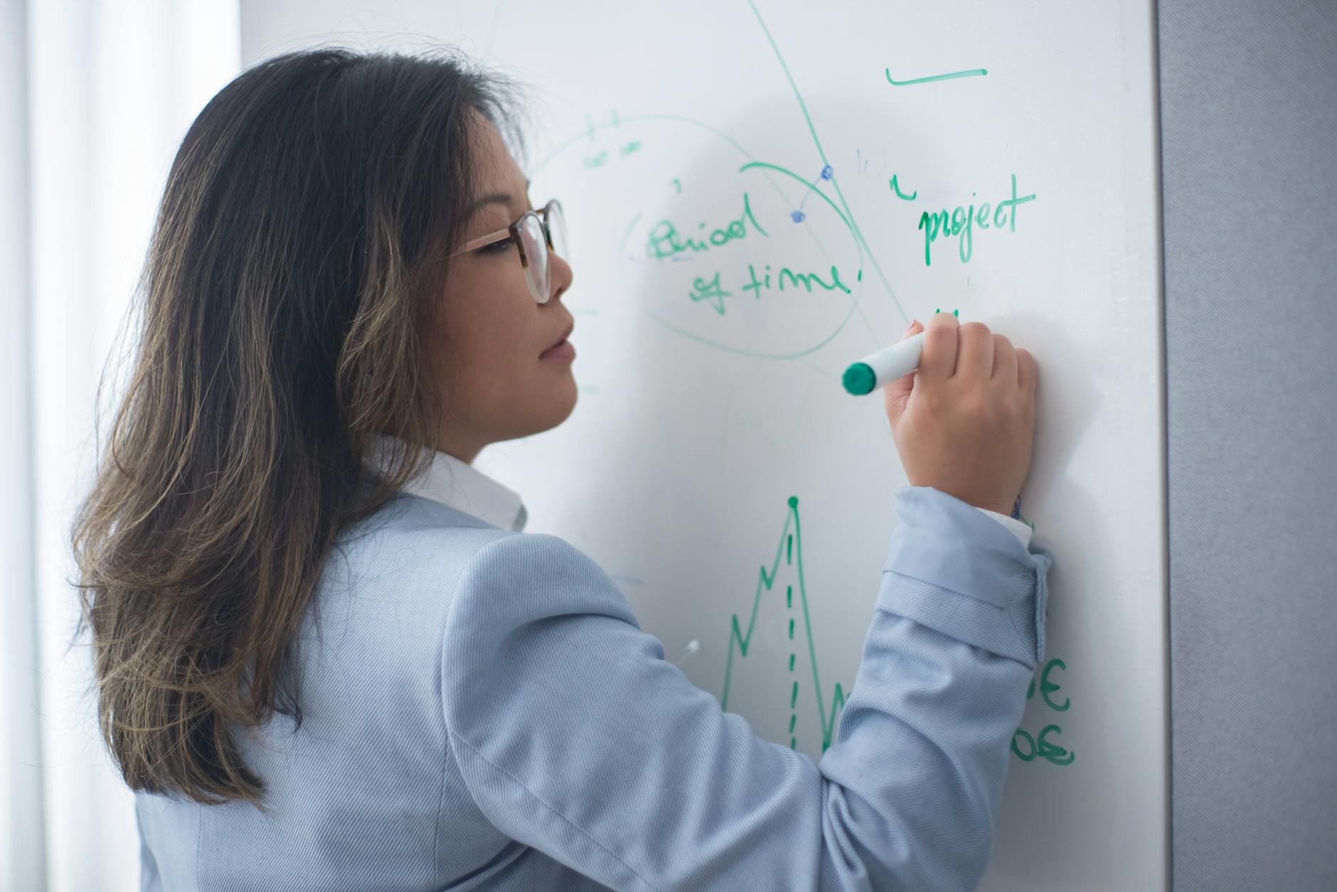 Closing the knowledge gap: DeMonet delivers tailored training and consultations to the ... - StratCann