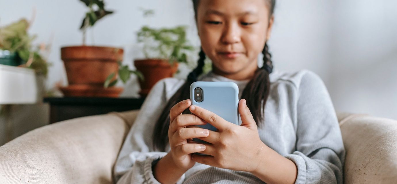 Kids who spend 3+ hours a day on social media more likely to experiment with drugs, study finds