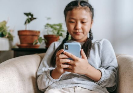 Kids who spend 3+ hours a day on social media more likely to experiment with drugs, study finds