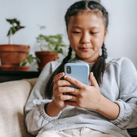 Kids who spend 3+ hours a day on social media more likely to experiment with drugs, study finds
