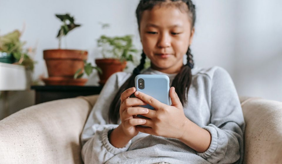 Kids who spend 3+ hours a day on social media more likely to experiment with drugs, study finds