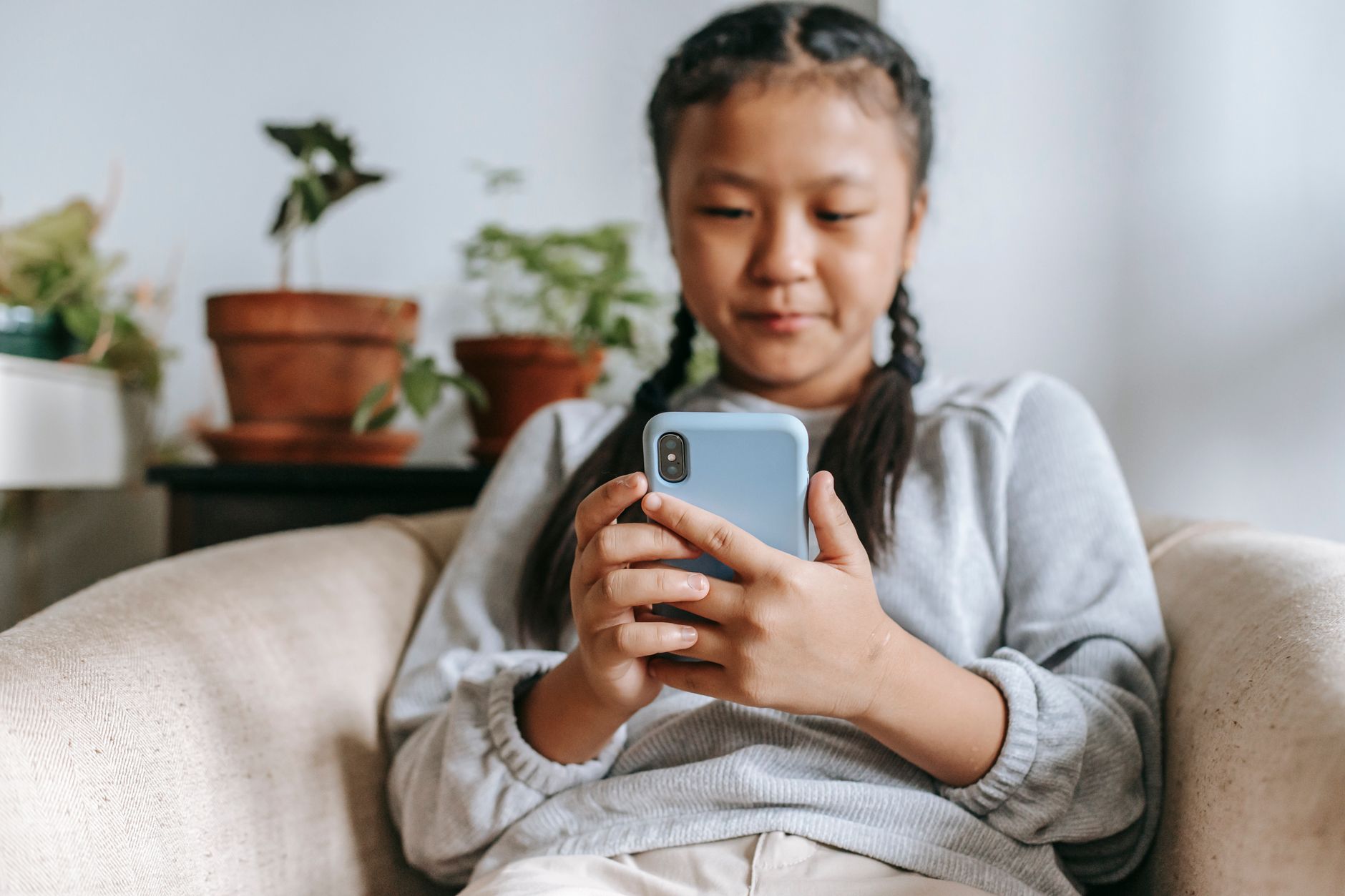 CED Clinic: Personalized Cannabis Medicine 354 Kids who spend 3+ hours a day on social media more likely to experiment with drugs, study finds