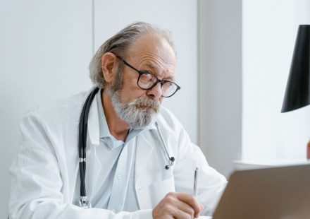 Only 1 in 5 Older Cannabis Users Tell Doctors | Trending - Labroots
