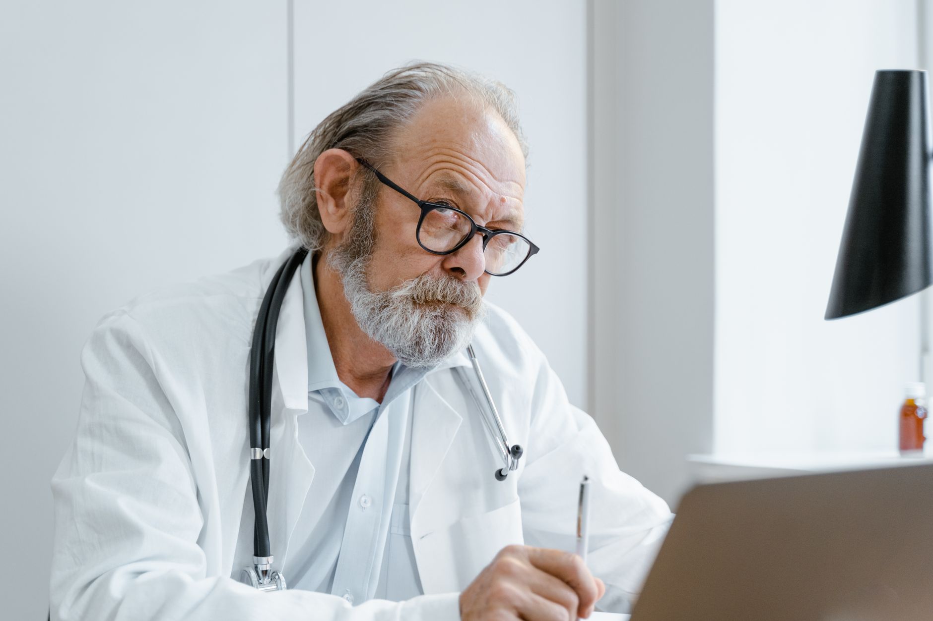 CED Clinic: Personalized Cannabis Medicine 362 Only 1 in 5 Older Cannabis Users Tell Doctors | Trending – Labroots