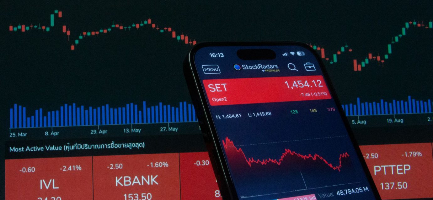 VFF Stock Loses 27% in Three Months: Time to Invest or Exit?