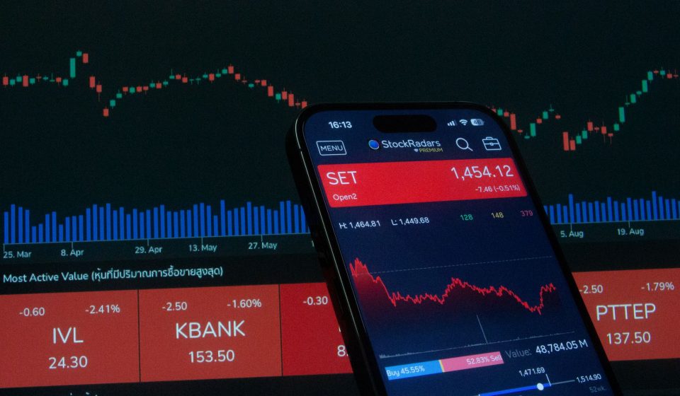VFF Stock Loses 27% in Three Months: Time to Invest or Exit?