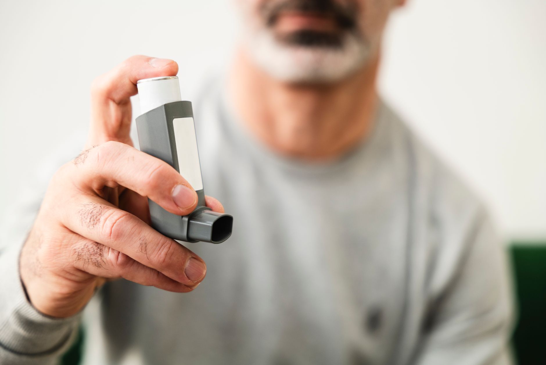 Inhaled cannabis replaces opioids for back pain study