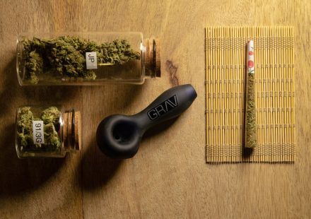 Is it legal to fly with medical cannabis? Guidelines in the US and Canada