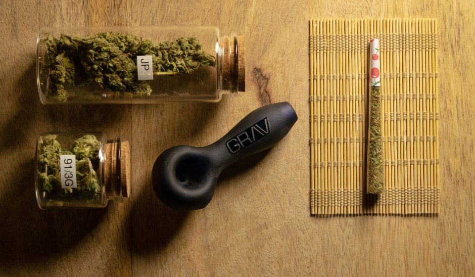 Is it legal to fly with medical cannabis? Guidelines in the US and Canada