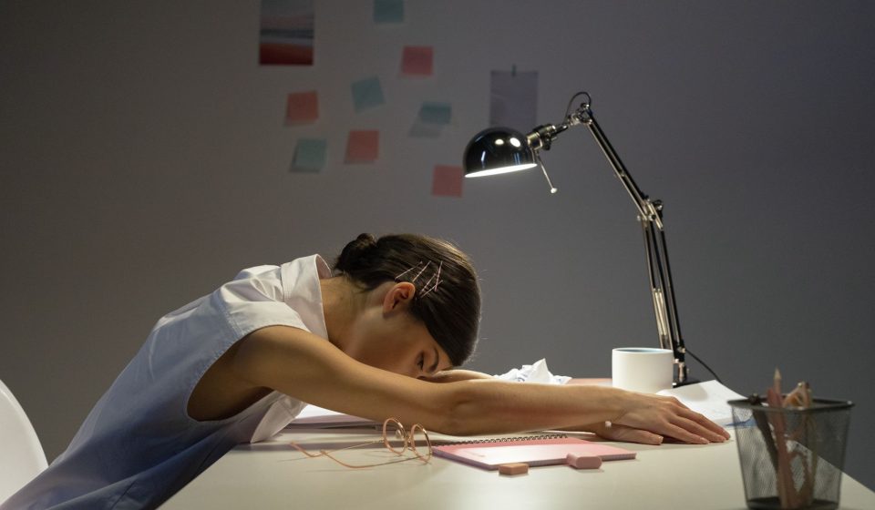 Review Explores How CB1 Signaling Connects Stress, Sleep and Eating Behavior